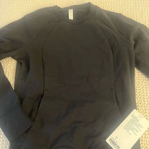 NWT Lululemon Scuba pullover black size 4
